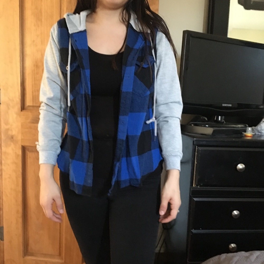 nwot rue 21 plaid button up with a hood